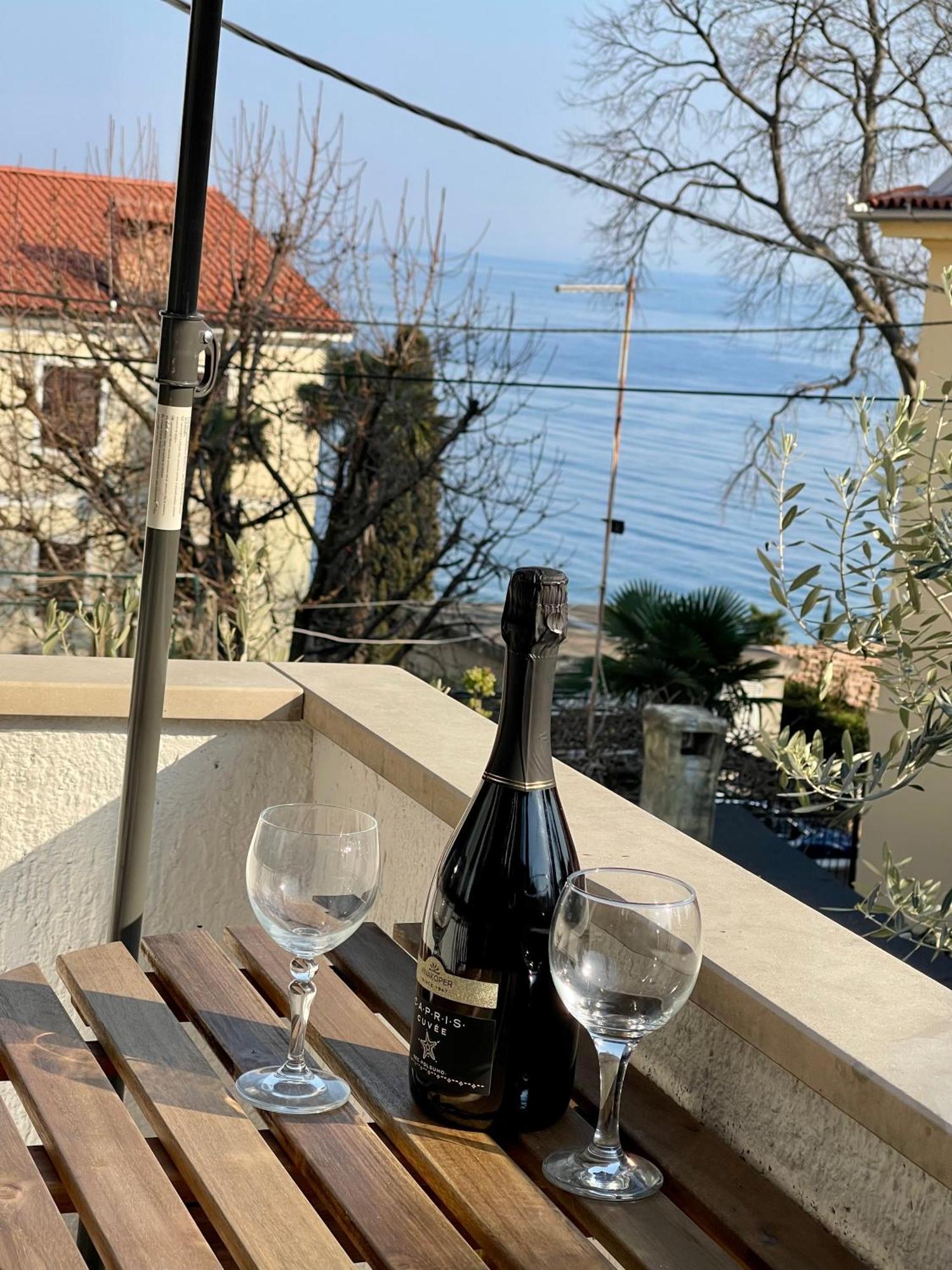 Apartments Matacin With Sea View Opatija Cameră foto