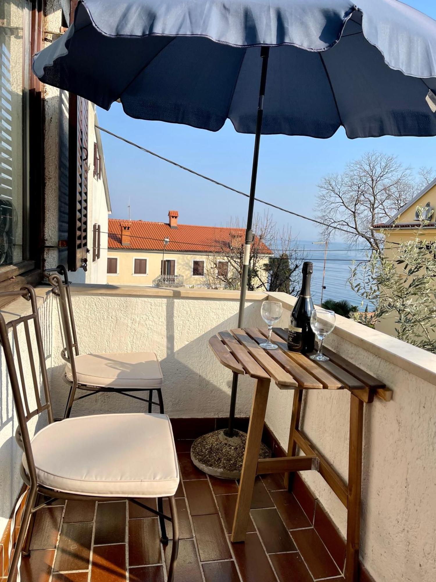 Apartments Matacin With Sea View Opatija Cameră foto